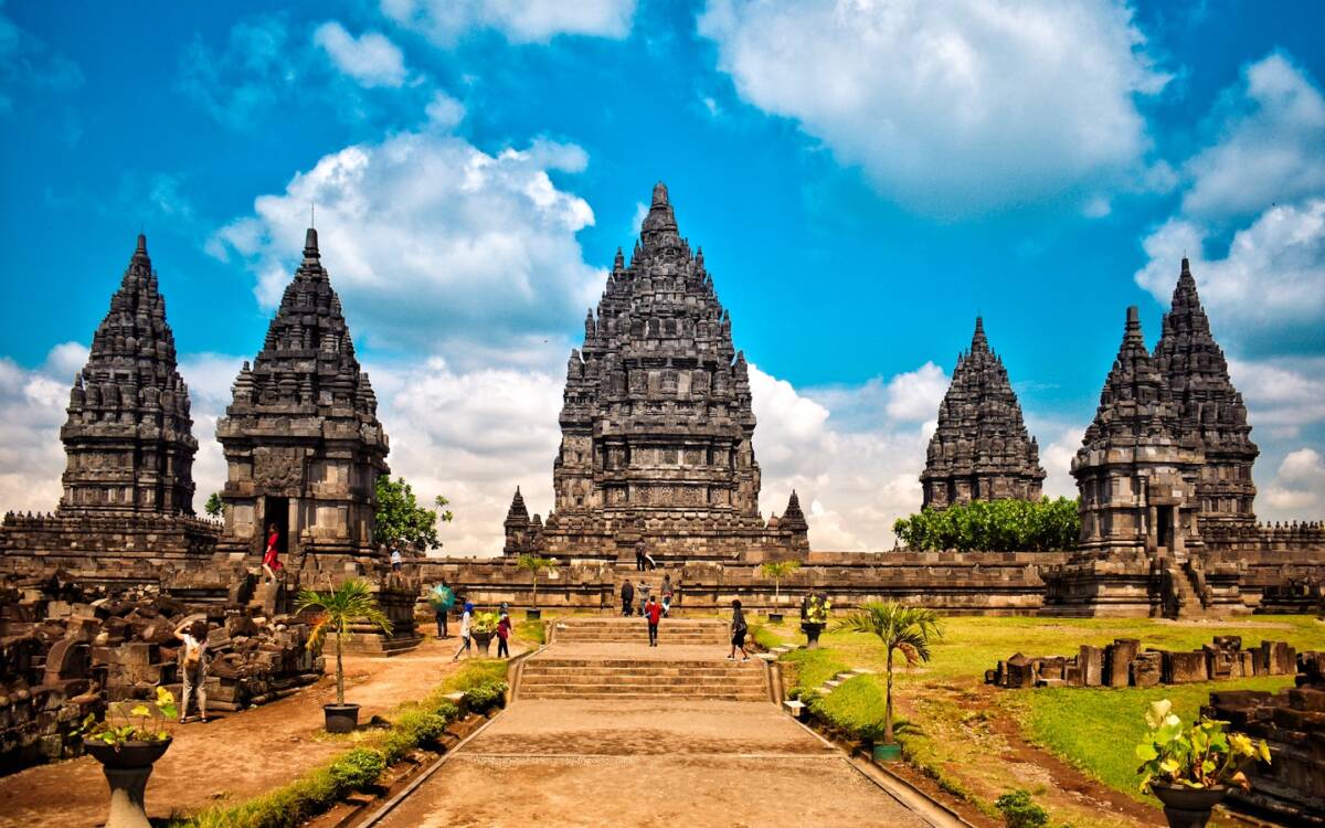 Prambanan Temple: Indonesia’s Majestic 9th-Century Hindu Masterpiece